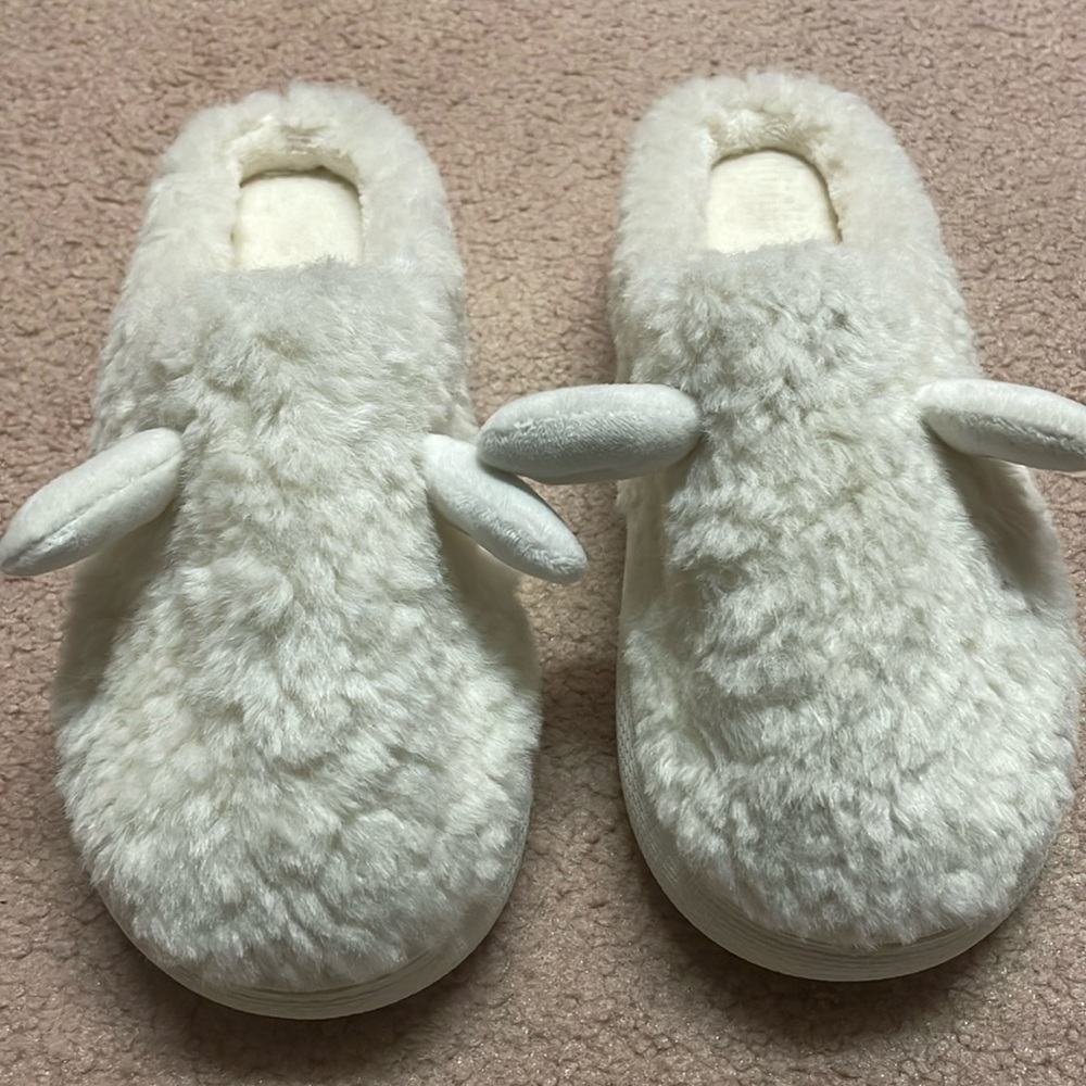 Women white rabbit winter slipper(size:38–39)new